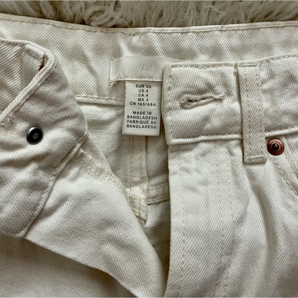 H&M High Waisted Off-White Shorts - Picture 2 of 4